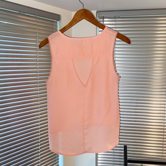 Pink Sleeveless Blouse - Picture 2 of 3